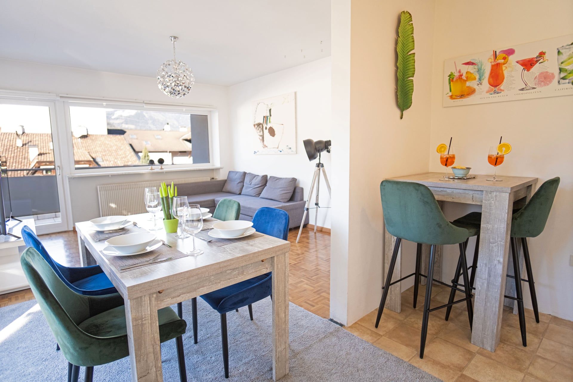 Apartment Green - Dining Area