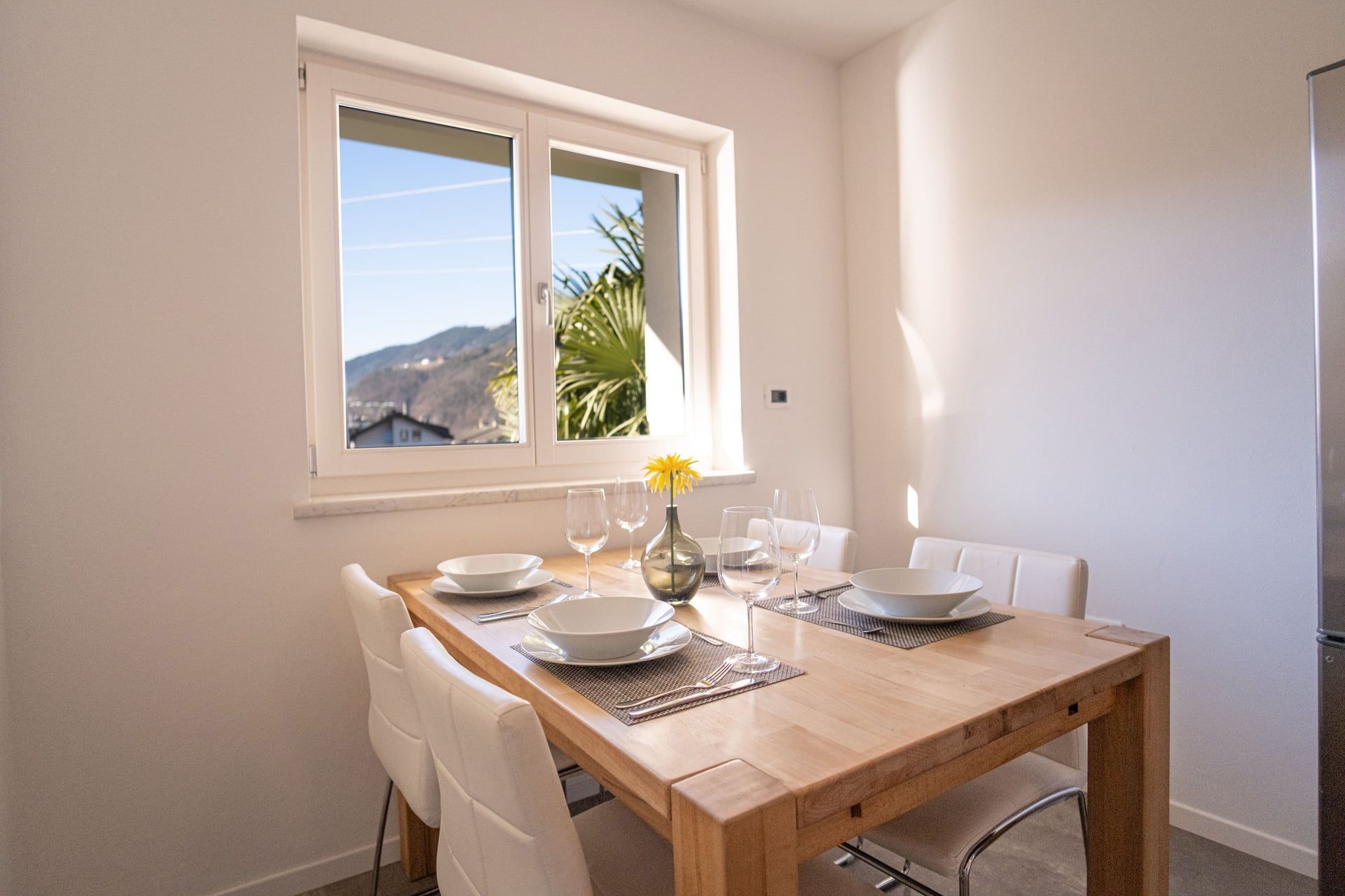 Apartment Orange - Dining Area