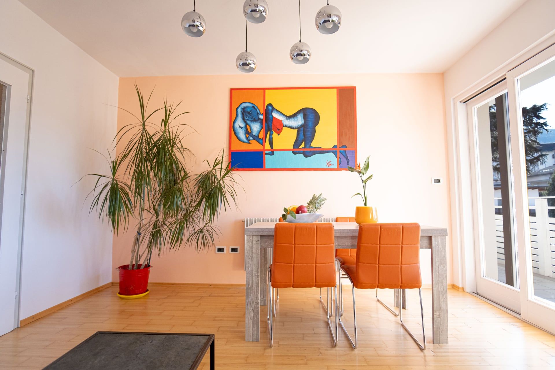 Apartment Orange - Dining Area