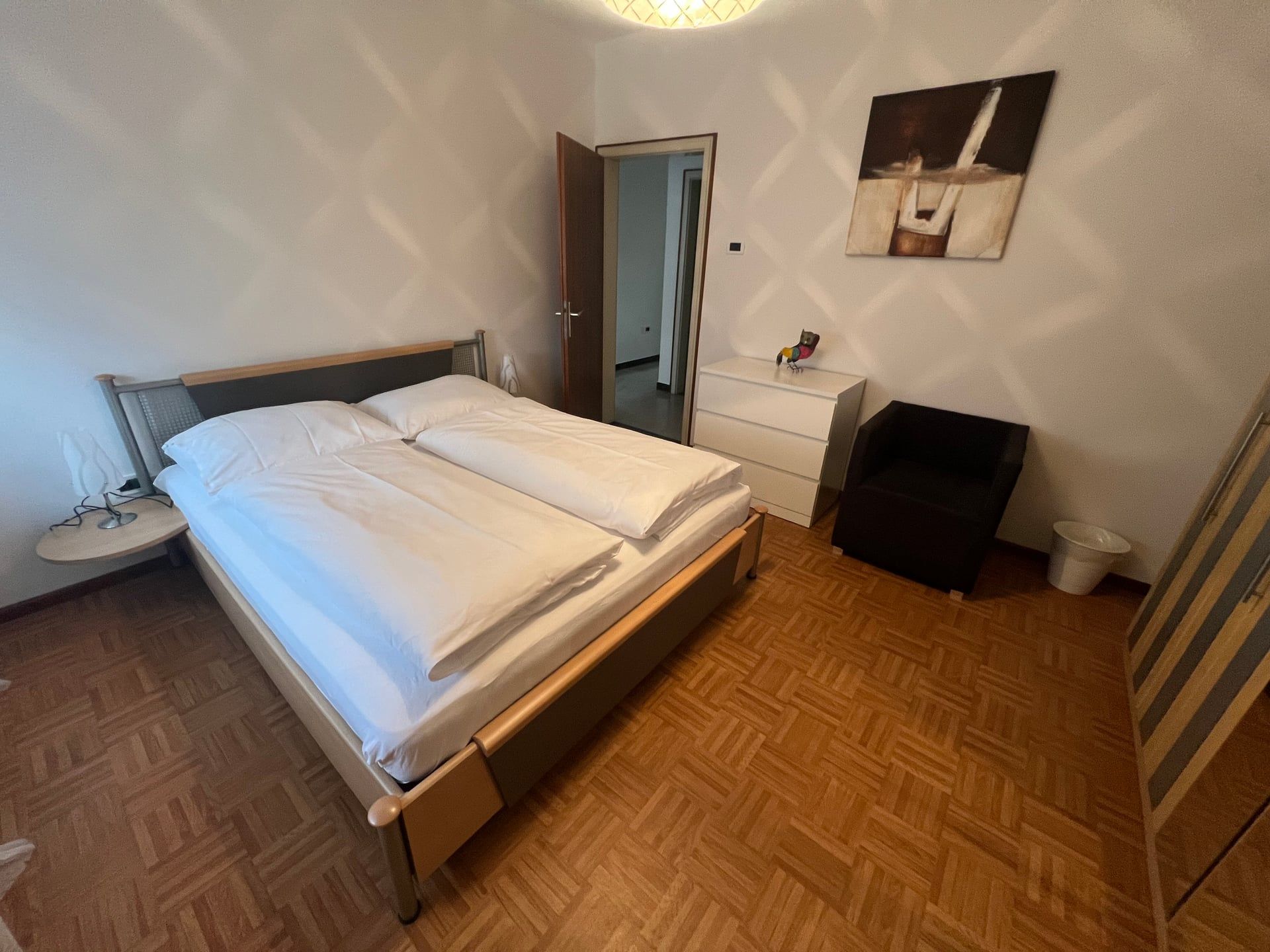 Apartment Red - Schlafzimmer