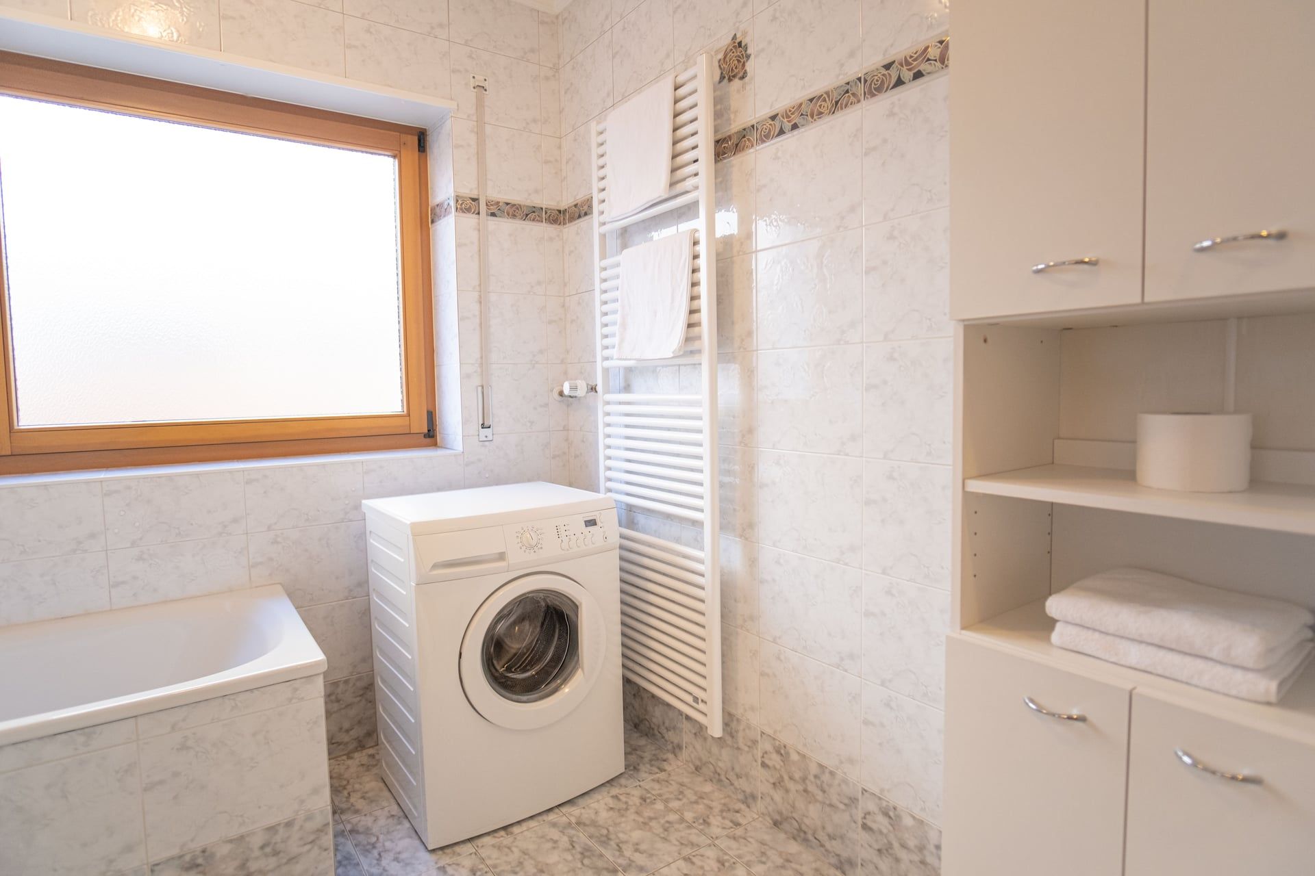 Apartment Yellow - Bathroom