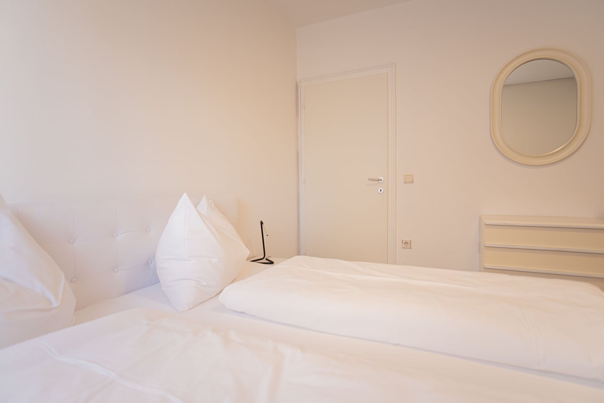 Apartment Yellow - Bedroom