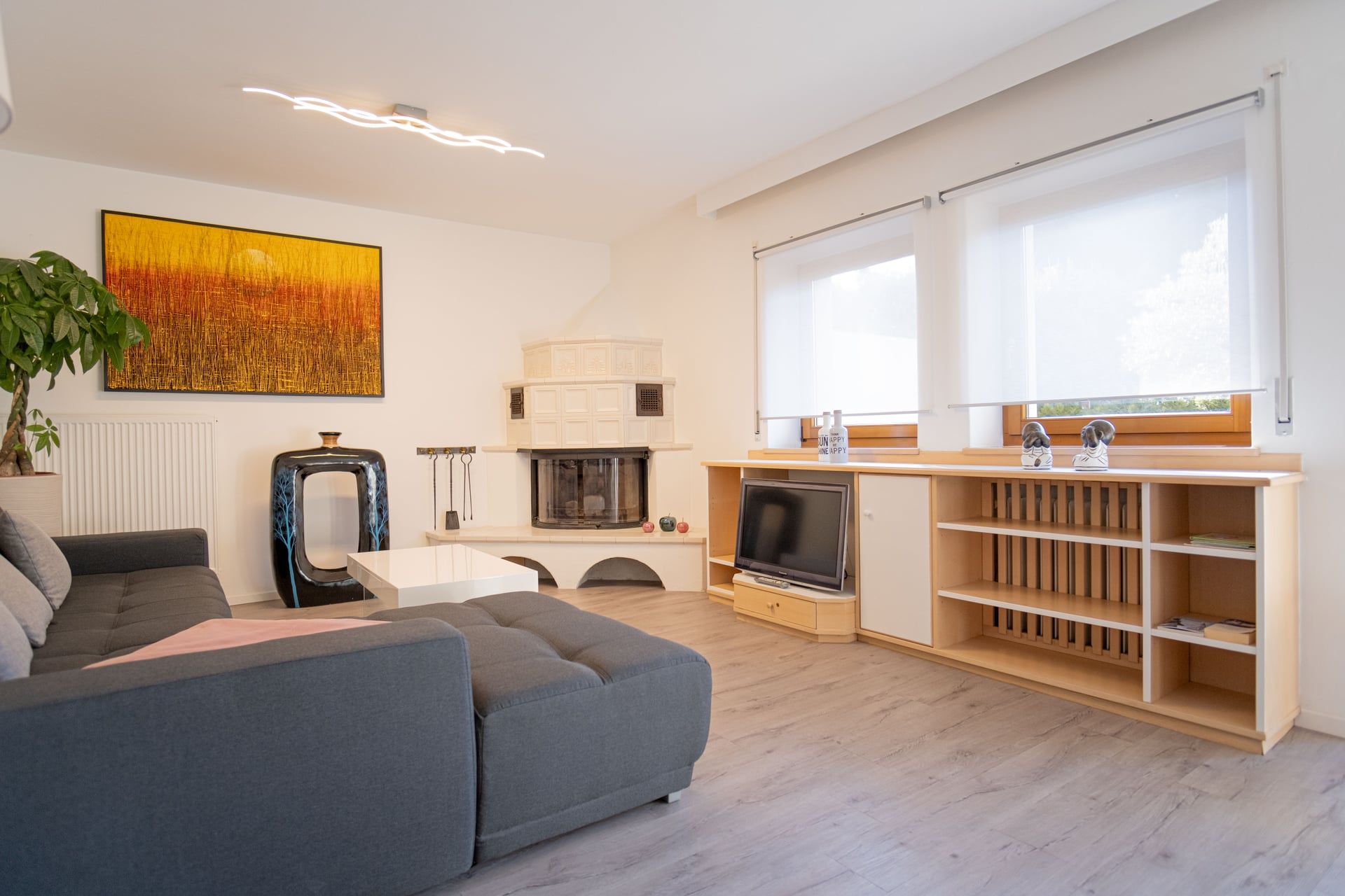 Apartment Yellow - Living Room