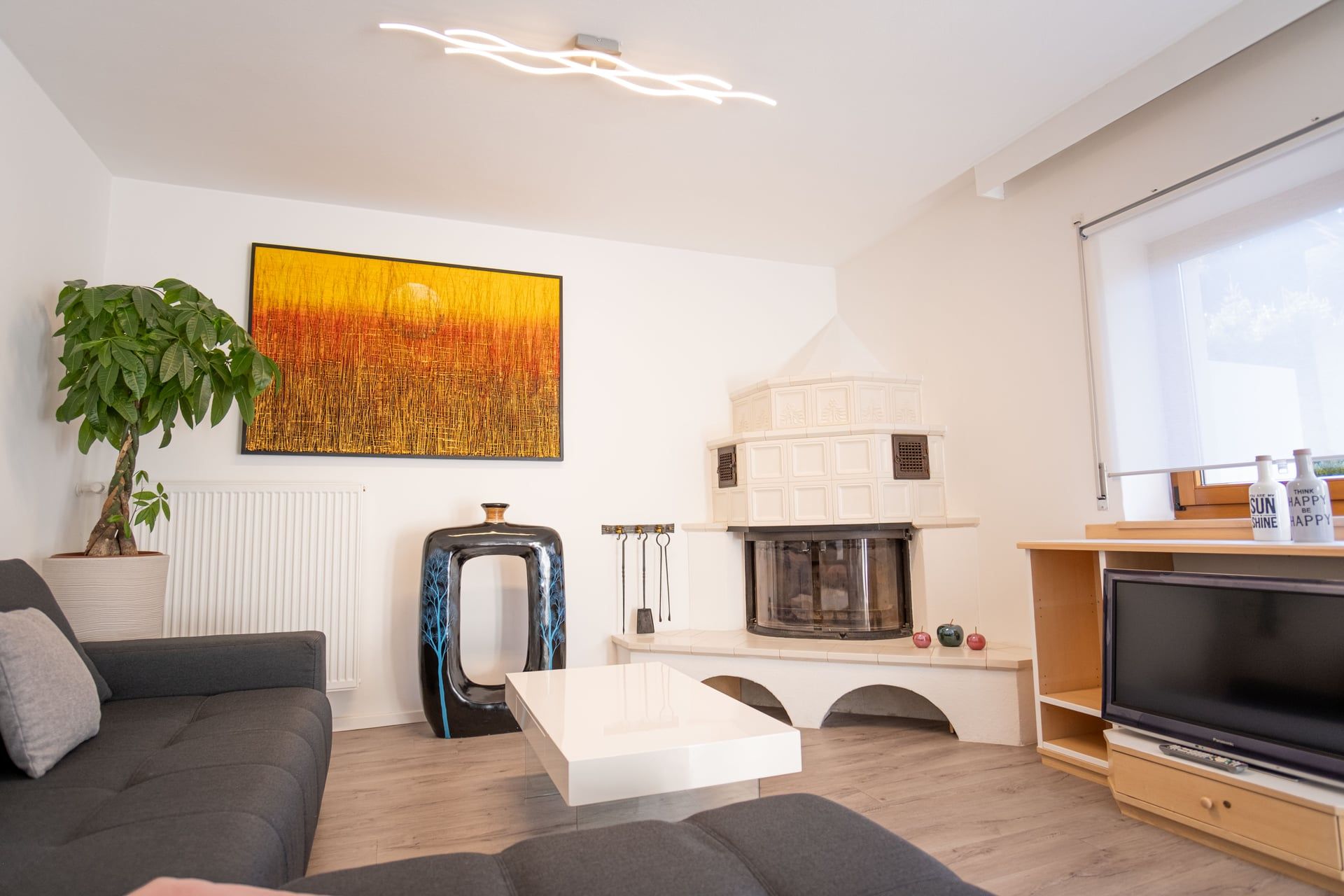 Apartment Yellow - Living Room